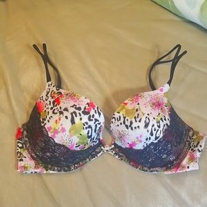 VS VerySexy pushup bra
